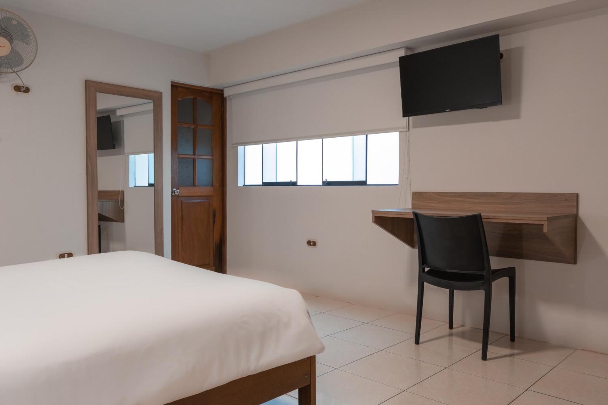 Hotel Alexander Trujillo Kamer foto