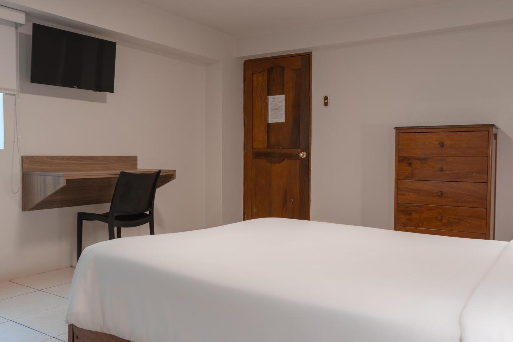 Hotel Alexander Trujillo Kamer foto