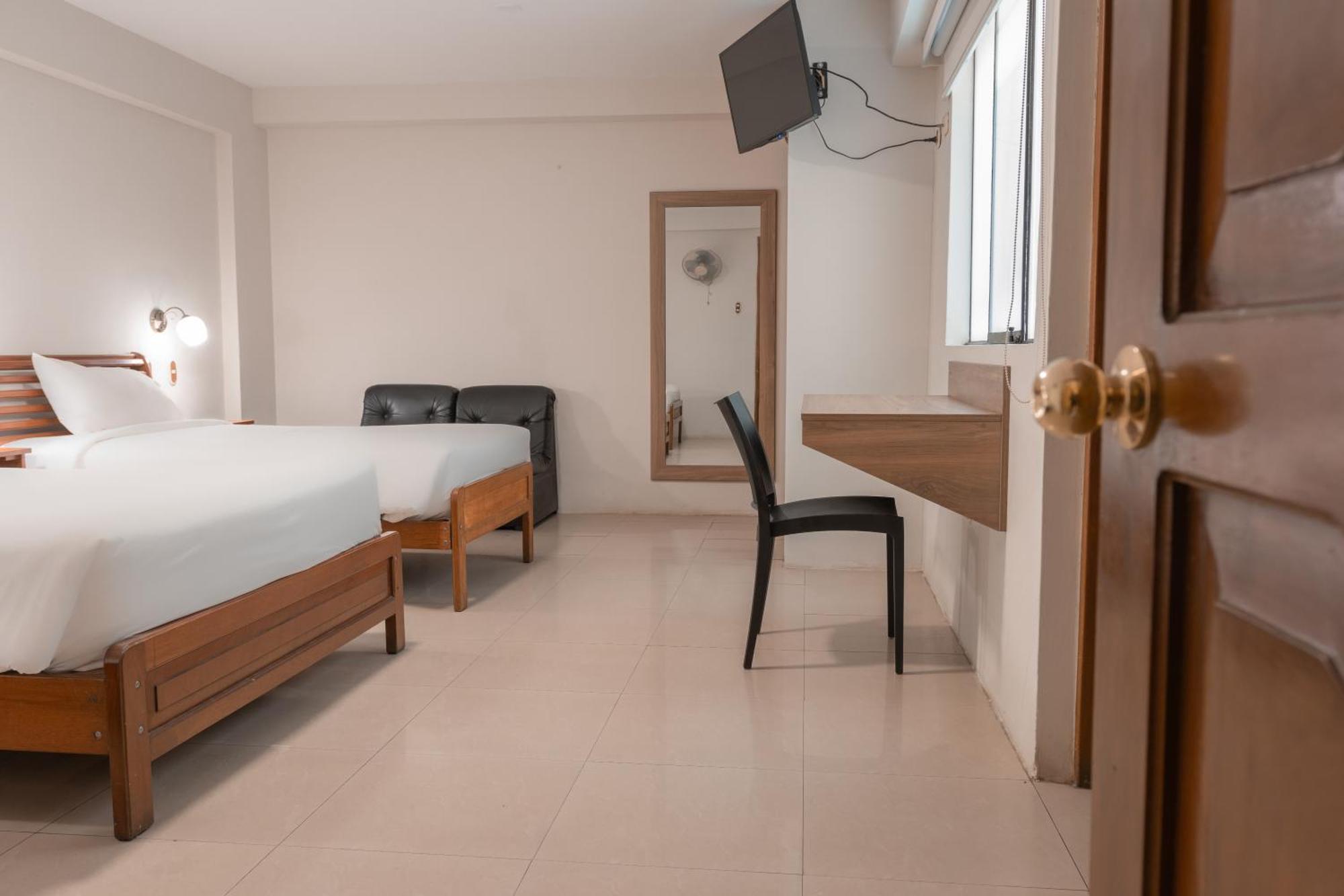Hotel Alexander Trujillo Kamer foto